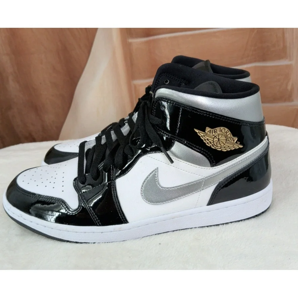 Jordan 1 Mid SE 